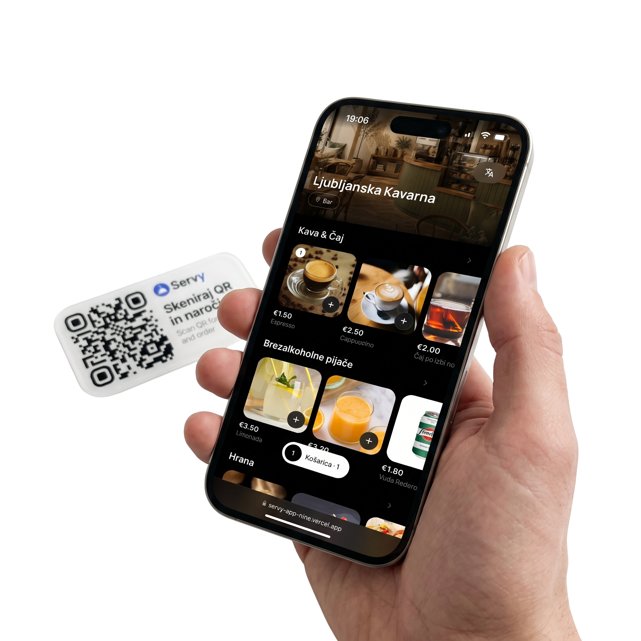Servy meni na telefonu gosta poleg QR kode na mizi